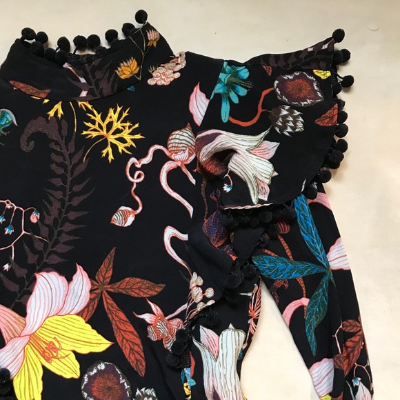 H&M Dresses & Skirts - Fanciful fun midi dress